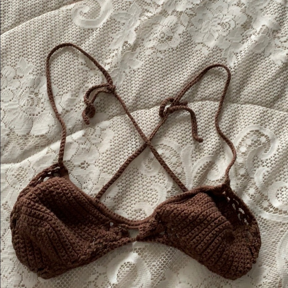 Crocheted brallette